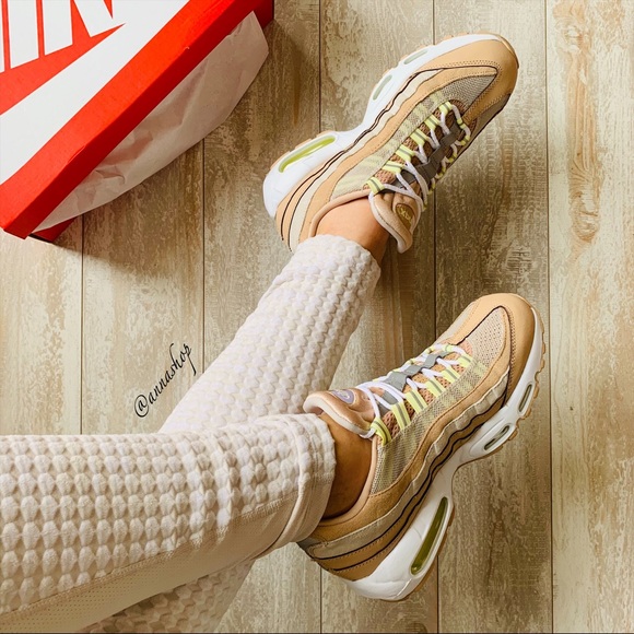 Nike Shoes - NWT Nike air Max 95